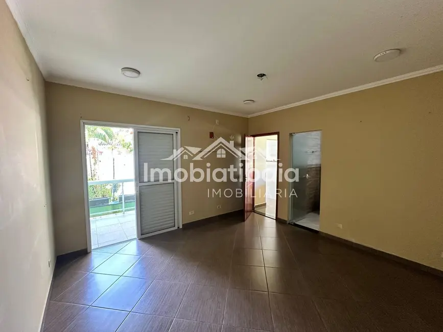 Casa com 3 quartos à venda, 240m2 em Jardim das Cerejeiras, Atibaia - SP - imagem 4 Foto 4 de Casa com 3 quartos à venda, 240m2 em Jardim das Cerejeiras, Atibaia - SP
