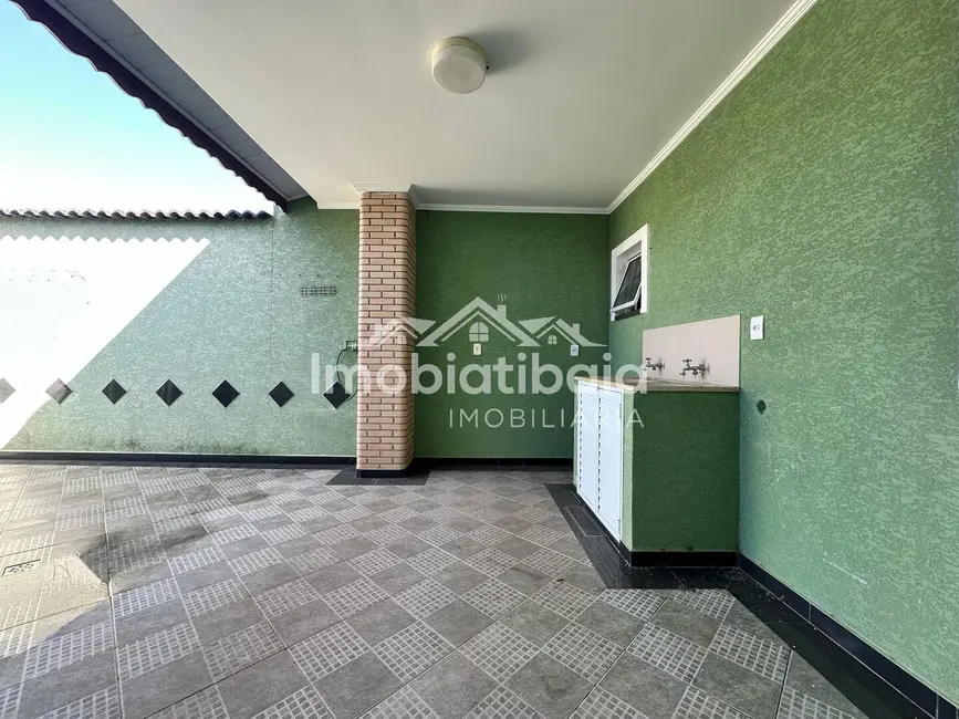 Casa com 3 quartos à venda, 240m2 em Jardim das Cerejeiras, Atibaia - SP - imagem 2 Foto 2 de Casa com 3 quartos à venda, 240m2 em Jardim das Cerejeiras, Atibaia - SP