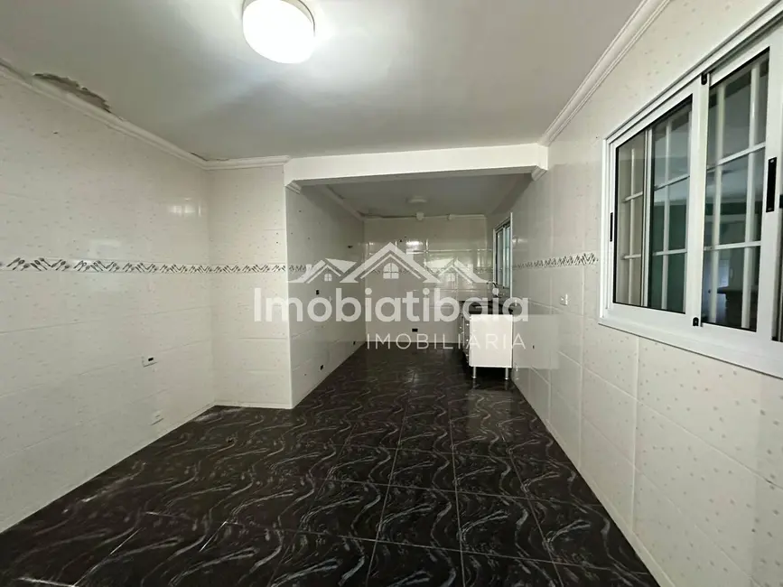 Casa com 3 quartos à venda, 240m2 em Jardim das Cerejeiras, Atibaia - SP - imagem 5 Foto 5 de Casa com 3 quartos à venda, 240m2 em Jardim das Cerejeiras, Atibaia - SP