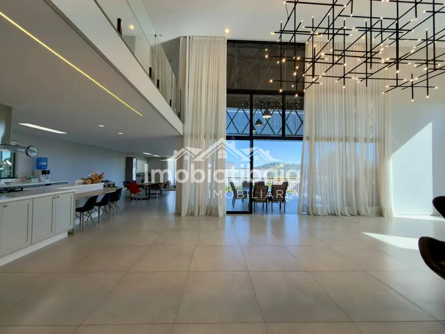 Foto 8 de Casa com 6 quartos à venda, 1232m2 em Piracaia - SP
