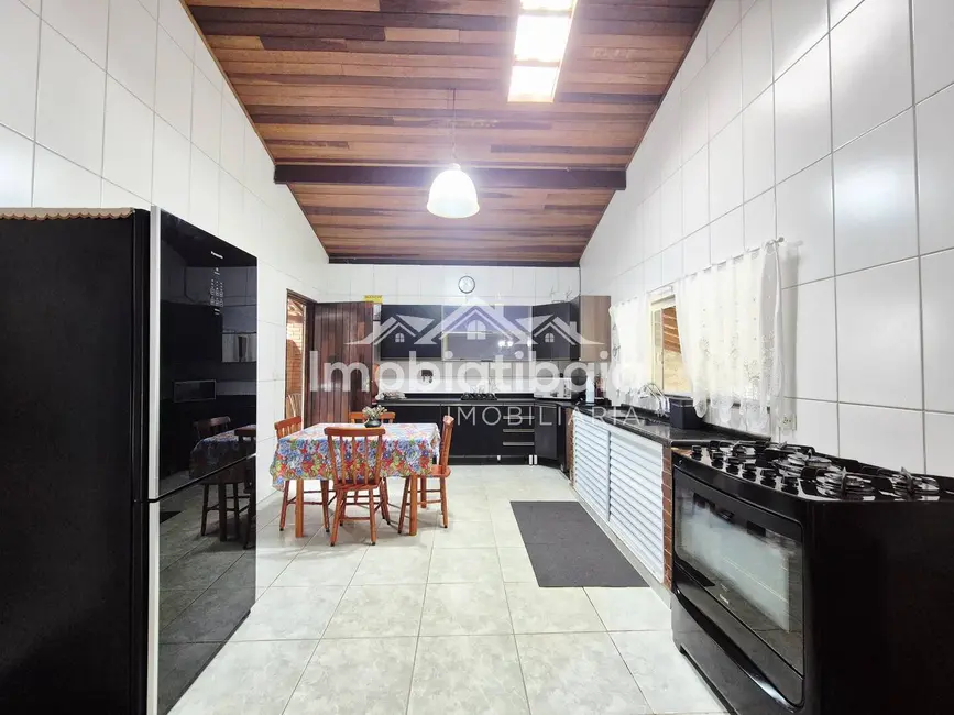 Foto 4 de Chácara com 2 quartos à venda, 900m2 em Piracaia - SP