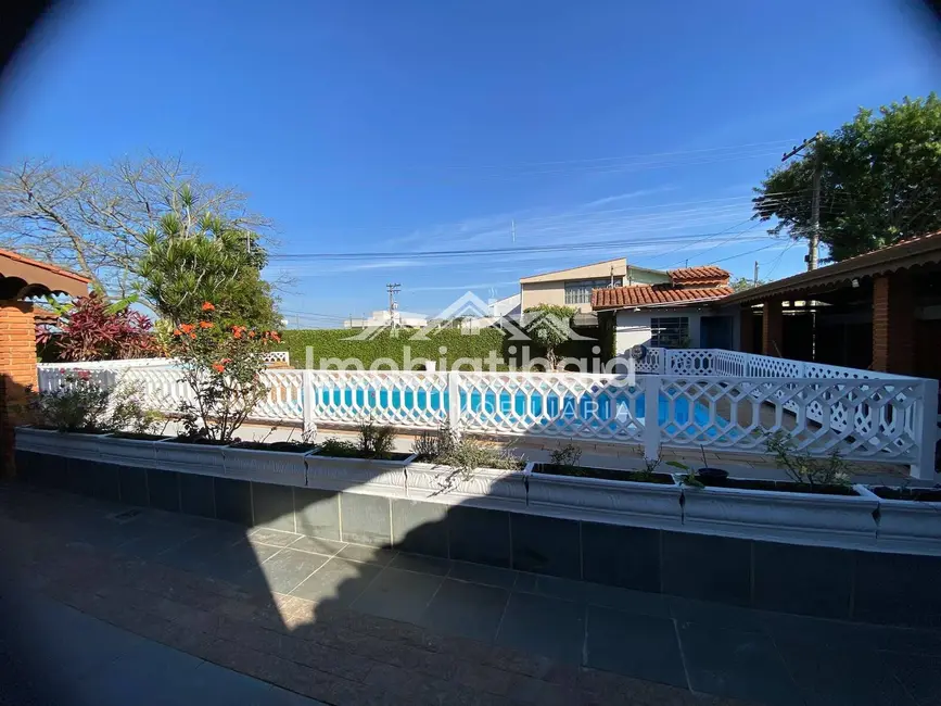 Casa com 3 quartos à venda, 307m2 em Alvinópolis, Atibaia - SP - imagem 9 Foto 9 de Casa com 3 quartos à venda, 307m2 em Alvinópolis, Atibaia - SP