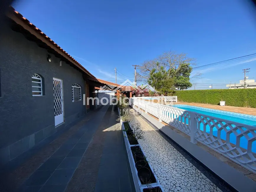 Casa com 3 quartos à venda, 307m2 em Alvinópolis, Atibaia - SP - imagem 1 Foto 1 de Casa com 3 quartos à venda, 307m2 em Alvinópolis, Atibaia - SP