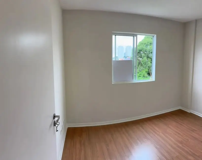 Foto 4 de Apartamento com 2 quartos à venda, 47m2 em Capão Raso, Curitiba - PR