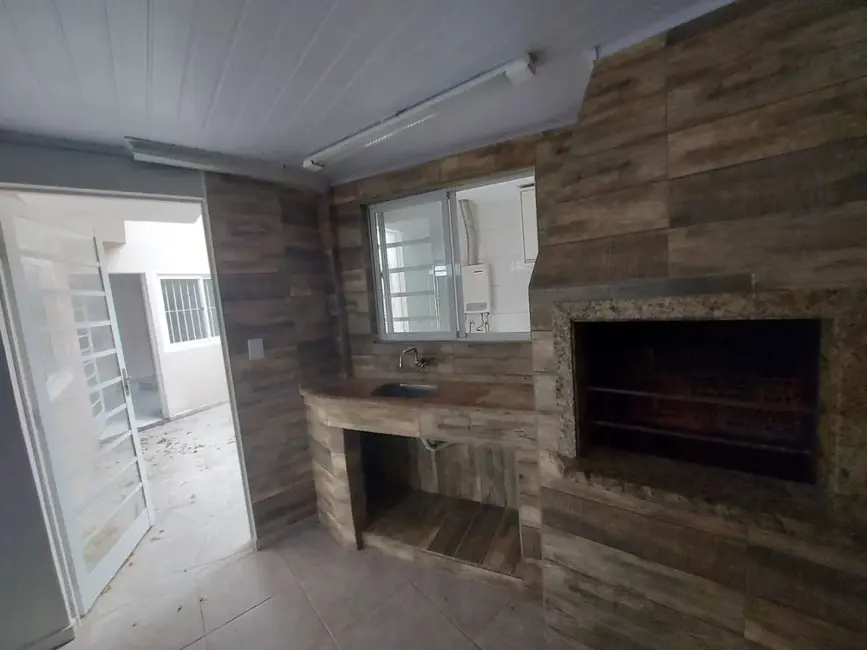 Sobrado com 4 quartos à venda, 192m2 em Bom Retiro, Curitiba - PR - imagem 4 Foto 4 de Sobrado com 4 quartos à venda, 192m2 em Bom Retiro, Curitiba - PR