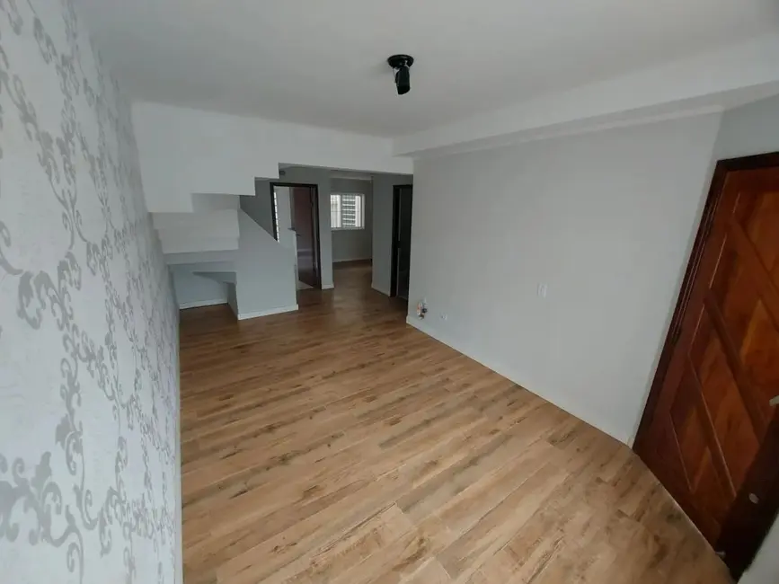 Sobrado com 4 quartos à venda, 192m2 em Bom Retiro, Curitiba - PR - imagem 7 Foto 7 de Sobrado com 4 quartos à venda, 192m2 em Bom Retiro, Curitiba - PR