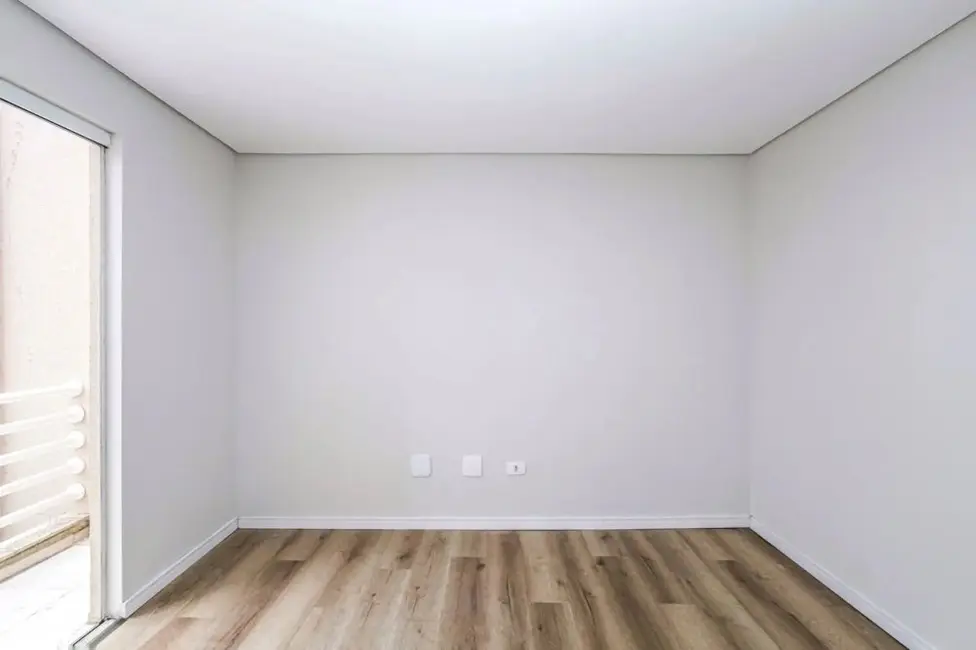 Sobrado com 3 quartos à venda, 92m2 em Santa Cândida, Curitiba - PR - imagem 9 Foto 9 de Sobrado com 3 quartos à venda, 92m2 em Santa Cândida, Curitiba - PR