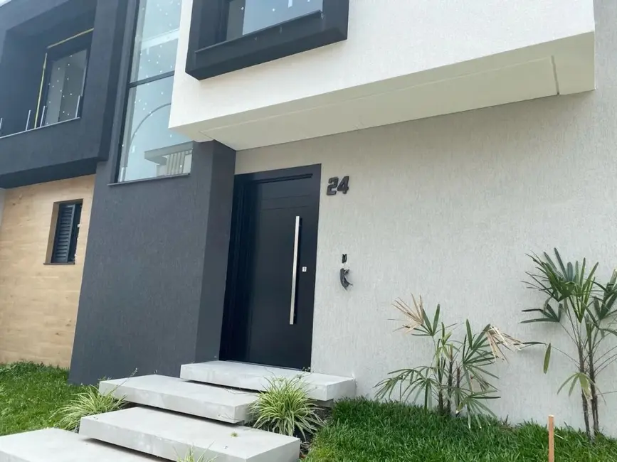 Sobrado com 3 quartos à venda, 194m2 em Santa Cândida, Curitiba - PR - imagem 3 Foto 3 de Sobrado com 3 quartos à venda, 194m2 em Santa Cândida, Curitiba - PR