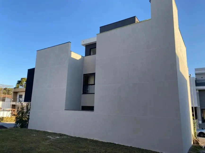 Sobrado com 3 quartos à venda, 194m2 em Santa Cândida, Curitiba - PR - imagem 8 Foto 8 de Sobrado com 3 quartos à venda, 194m2 em Santa Cândida, Curitiba - PR