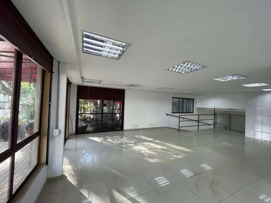 Loja à venda, 351m2 em Chácara São João, Carapicuiba - SP - imagem 8 Foto 8 de Loja à venda, 351m2 em Chácara São João, Carapicuiba - SP
