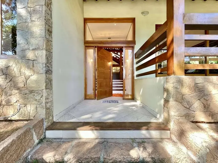 Casa com 5 quartos à venda em Águas da Fazendinha, Carapicuiba - SP - imagem 6 Foto 6 de Casa com 5 quartos à venda em Águas da Fazendinha, Carapicuiba - SP