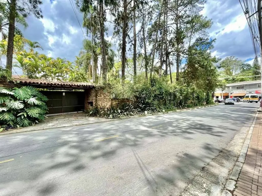 Casa com 5 quartos à venda e para alugar em Vila Santo Antônio, Cotia - SP - imagem 4 Foto 4 de Casa com 5 quartos à venda e para alugar em Vila Santo Antônio, Cotia - SP
