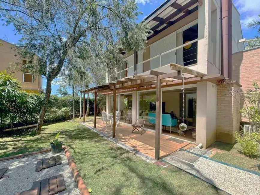 Foto 1 de Casa de Condomínio com 4 quartos à venda em Chácara dos Lagos, Carapicuiba - SP