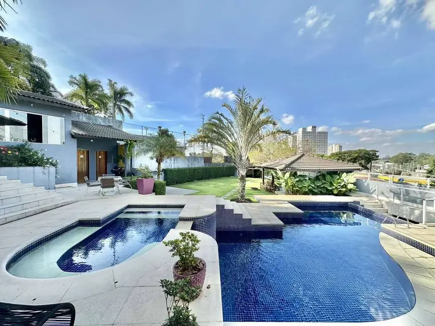 Foto 3 de Casa com 4 quartos à venda, 1328m2 em Cotia - SP