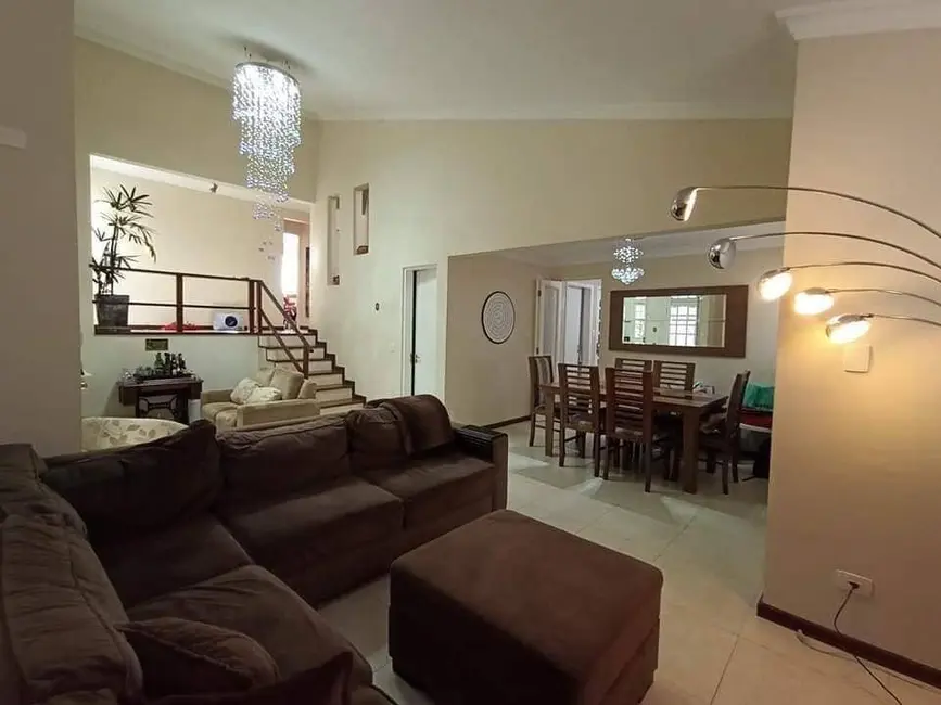 Foto 7 de Casa à venda e para alugar em Cotia - SP