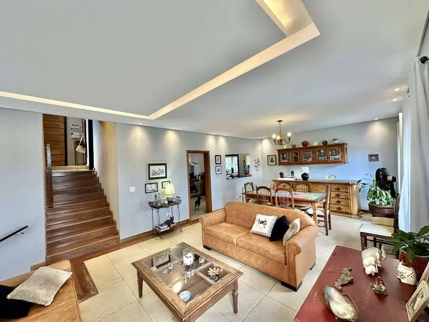 Casa com 3 quartos à venda, 500m2 em Carapicuiba - SP - imagem 8 Foto 8 de Casa com 3 quartos à venda, 500m2 em Carapicuiba - SP
