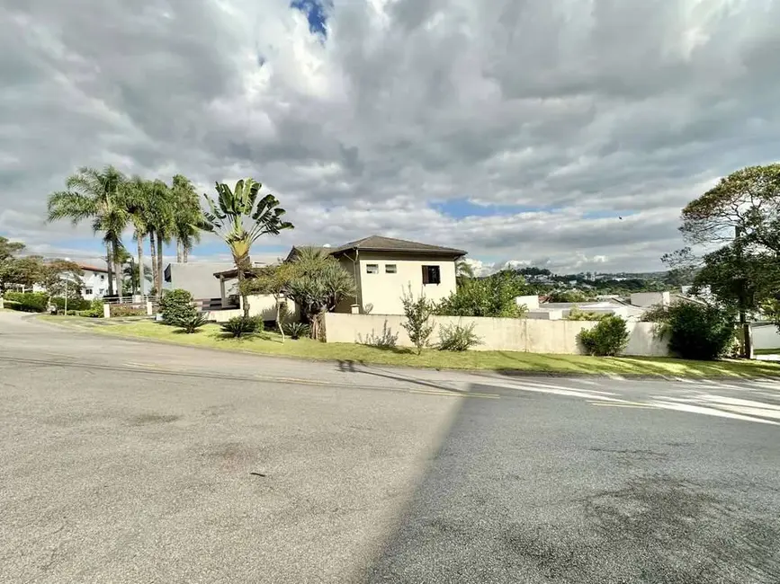Foto 1 de Casa com 3 quartos à venda, 500m2 em Carapicuiba - SP