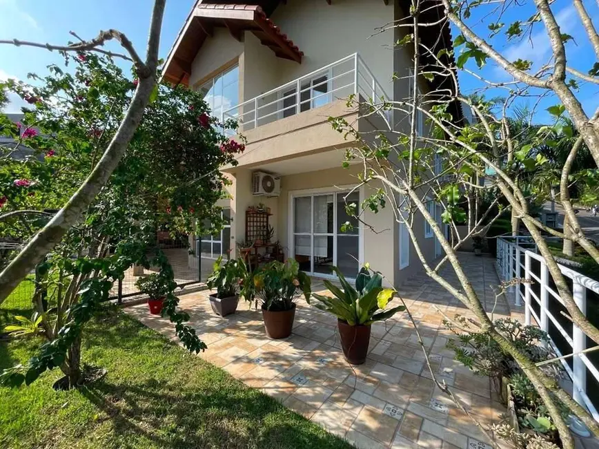 Foto 1 de Casa com 3 quartos à venda, 1000m2 em Jandira - SP