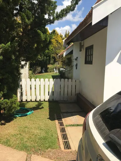 Foto 3 de Casa com 3 quartos à venda, 531m2 em Campos Do Jordao - SP