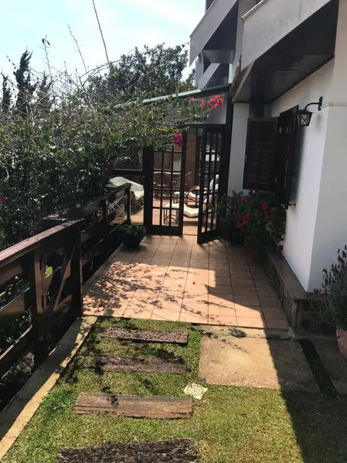 Foto 4 de Casa com 3 quartos à venda, 531m2 em Campos Do Jordao - SP