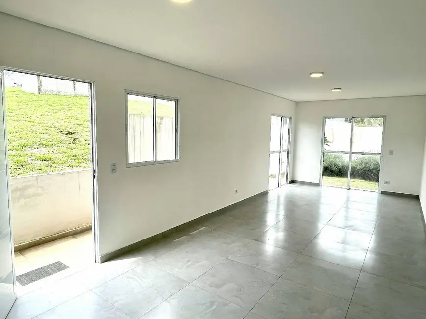 Casa com 3 quartos à venda, 125m2 em Cotia - SP - imagem 2 Foto 2 de Casa com 3 quartos à venda, 125m2 em Cotia - SP