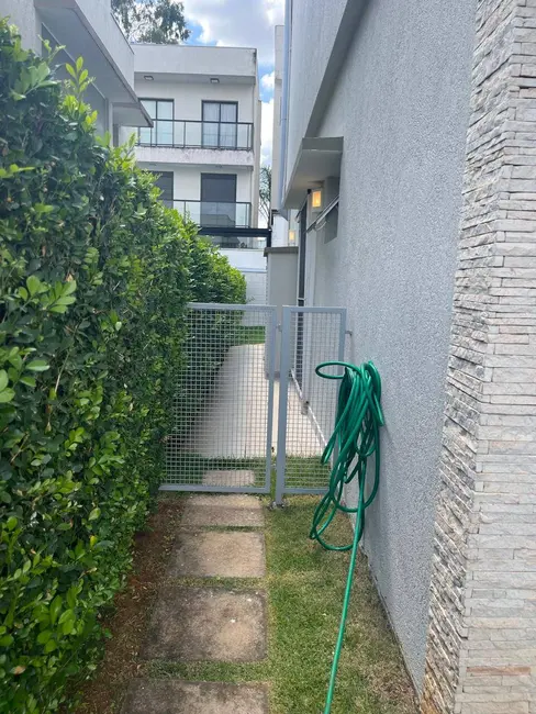 Foto 3 de Casa com 3 quartos à venda, 239m2 em Cotia - SP