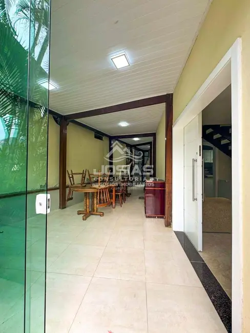 Apartamento com 4 quartos à venda, 40m2 em Angra Dos Reis - RJ - imagem 2 Foto 2 de Apartamento com 4 quartos à venda, 40m2 em Angra Dos Reis - RJ