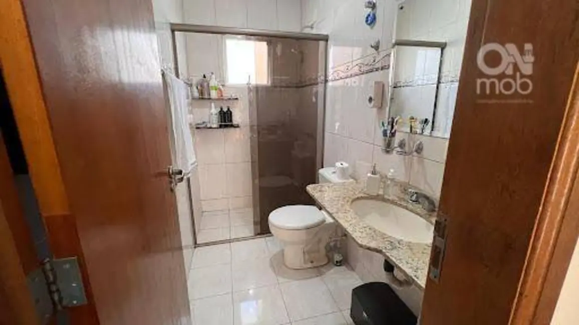 Sobrado com 3 quartos à venda, 136m2 em Guaíra, Curitiba - PR - imagem 9 Foto 9 de Sobrado com 3 quartos à venda, 136m2 em Guaíra, Curitiba - PR