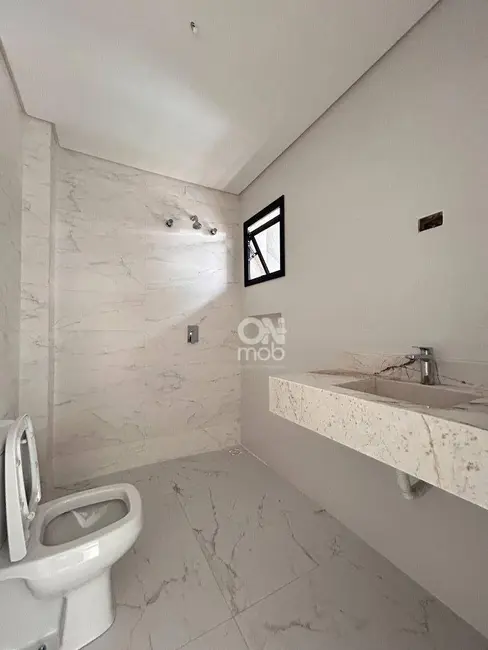 Foto 9 de Sobrado com 3 quartos à venda e para alugar, 197m2 em Campo Comprido, Curitiba - PR