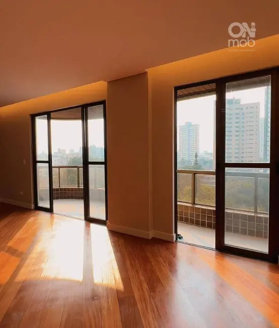 Foto 5 de Apartamento com 3 quartos à venda, 224m2 em Água Verde, Curitiba - PR