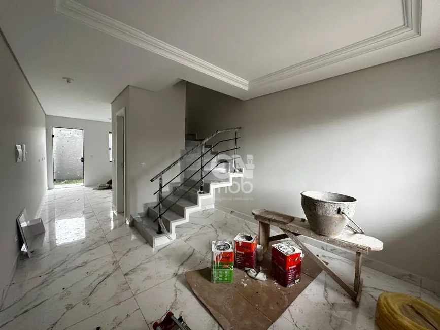 Foto 2 de Sobrado com 2 quartos à venda, 85m2 em Umbará, Curitiba - PR
