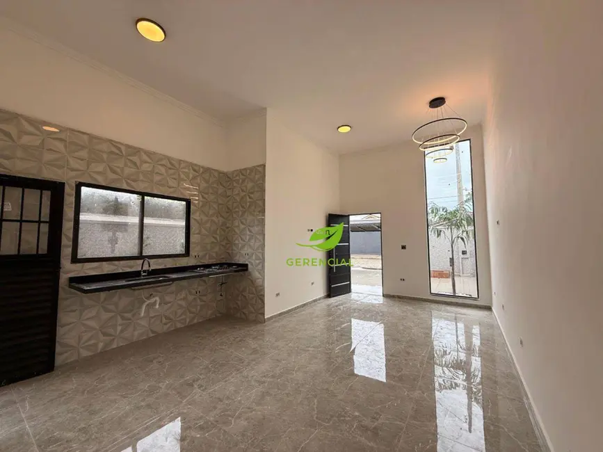 Casa de Condomínio com 2 quartos à venda, 180m2 em Itanhaem - SP - imagem 2 Foto 2 de Casa de Condomínio com 2 quartos à venda, 180m2 em Itanhaem - SP