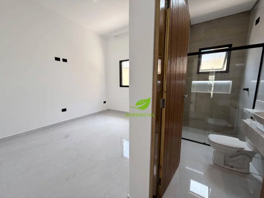 Foto 4 de Casa com 3 quartos à venda, 295m2 em Itanhaem - SP