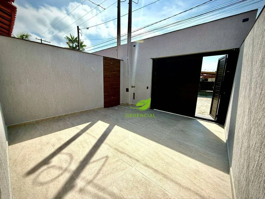 Casa de Condomínio com 2 quartos à venda, 125m2 em Itanhaem - SP - imagem 3 Foto 3 de Casa de Condomínio com 2 quartos à venda, 125m2 em Itanhaem - SP