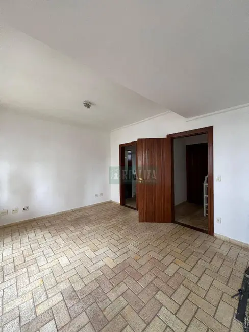 Casa com 3 quartos para alugar, 200m2 em Belvedere, Belo Horizonte - MG - imagem 7 Foto 7 de Casa com 3 quartos para alugar, 200m2 em Belvedere, Belo Horizonte - MG