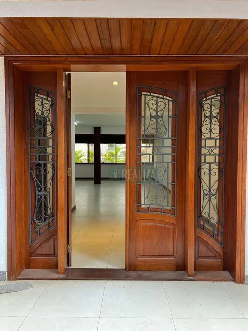 Casa com 3 quartos para alugar, 200m2 em Belvedere, Belo Horizonte - MG - imagem 3 Foto 3 de Casa com 3 quartos para alugar, 200m2 em Belvedere, Belo Horizonte - MG