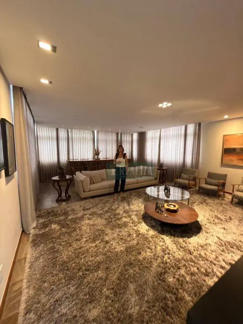 Apartamento com 4 quartos à venda, 301m2 em Serra, Belo Horizonte - MG - imagem 3 Foto 3 de Apartamento com 4 quartos à venda, 301m2 em Serra, Belo Horizonte - MG