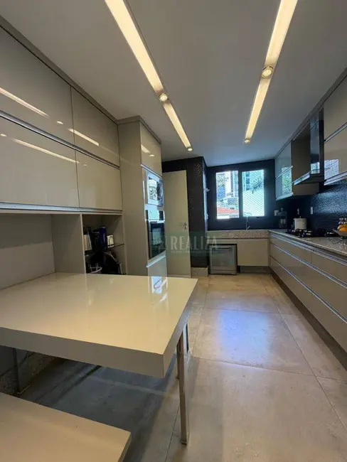 Apartamento com 4 quartos à venda, 178m2 em Sion, Belo Horizonte - MG - imagem 8 Foto 8 de Apartamento com 4 quartos à venda, 178m2 em Sion, Belo Horizonte - MG