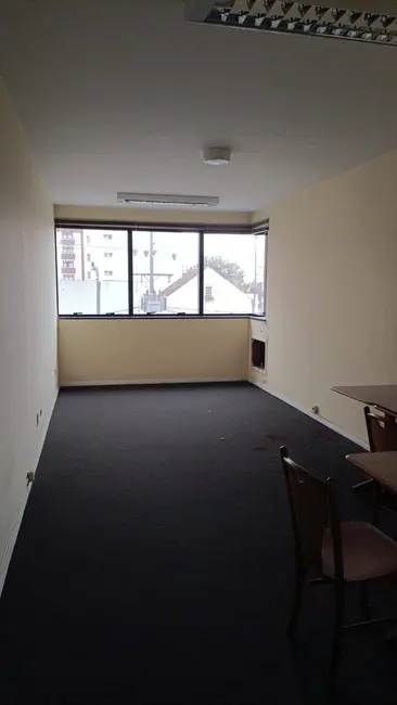 Foto 4 de Sala Comercial para alugar, 33m2 em Centro, Curitiba - PR