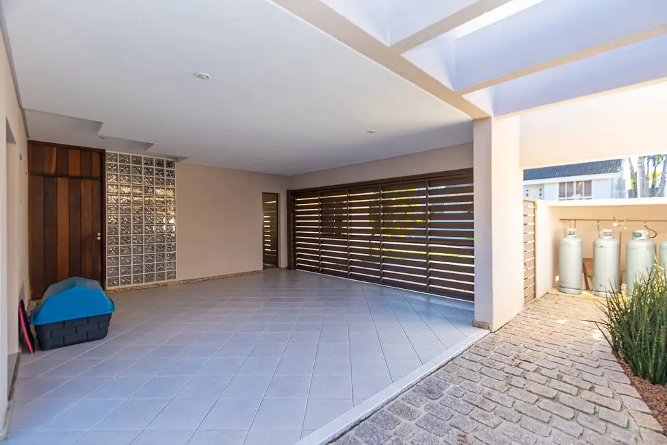 Foto 9 de Casa com 4 quartos à venda, 278m2 em Pineville, Pinhais - PR
