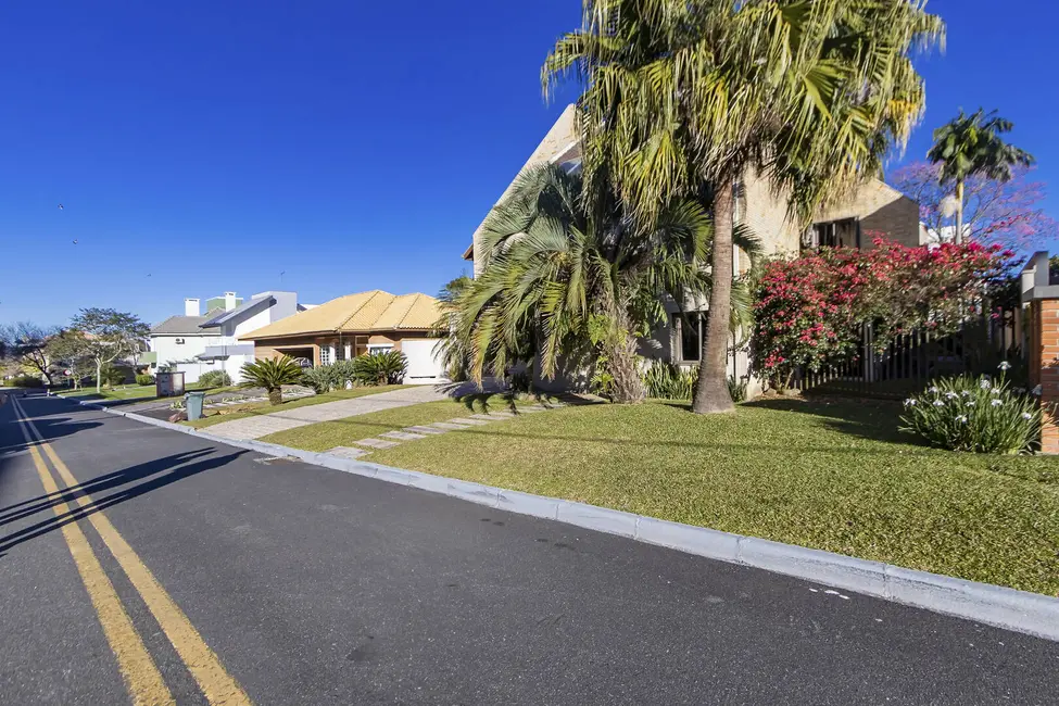 Foto 7 de Casa com 4 quartos à venda, 278m2 em Pineville, Pinhais - PR