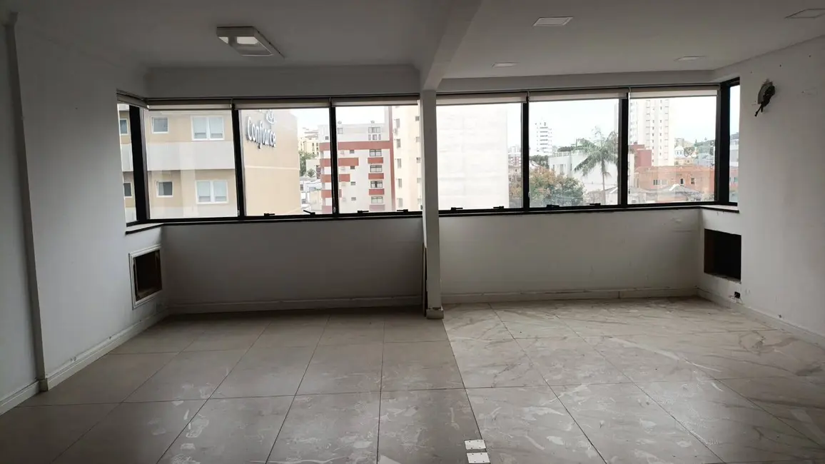 Sala Comercial para alugar, 66m2 em Centro, Curitiba - PR - imagem 8 Foto 8 de Sala Comercial para alugar, 66m2 em Centro, Curitiba - PR