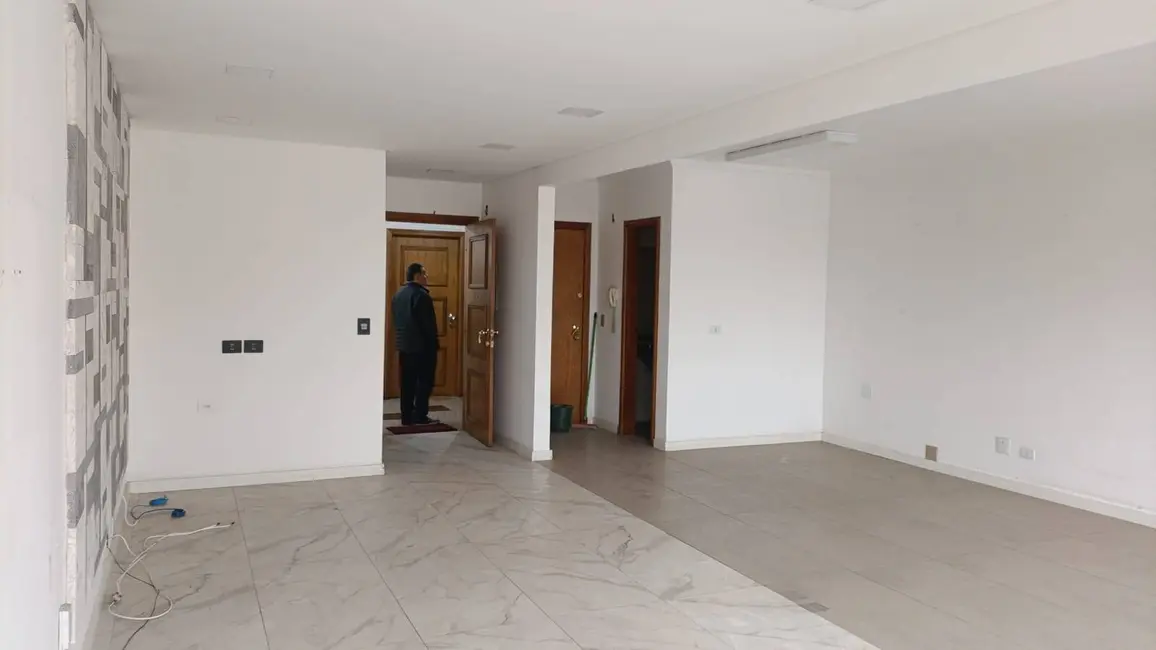 Sala Comercial para alugar, 66m2 em Centro, Curitiba - PR - imagem 9 Foto 9 de Sala Comercial para alugar, 66m2 em Centro, Curitiba - PR
