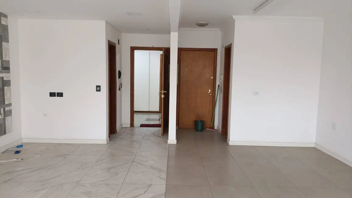 Sala Comercial para alugar, 66m2 em Centro, Curitiba - PR - imagem 7 Foto 7 de Sala Comercial para alugar, 66m2 em Centro, Curitiba - PR
