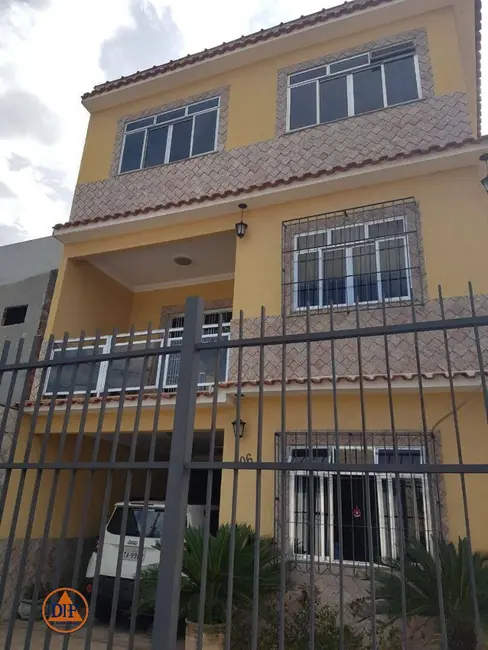 Foto 2 de Casa com 4 quartos à venda, 183m2 em Parque Independência, Barra Mansa - RJ