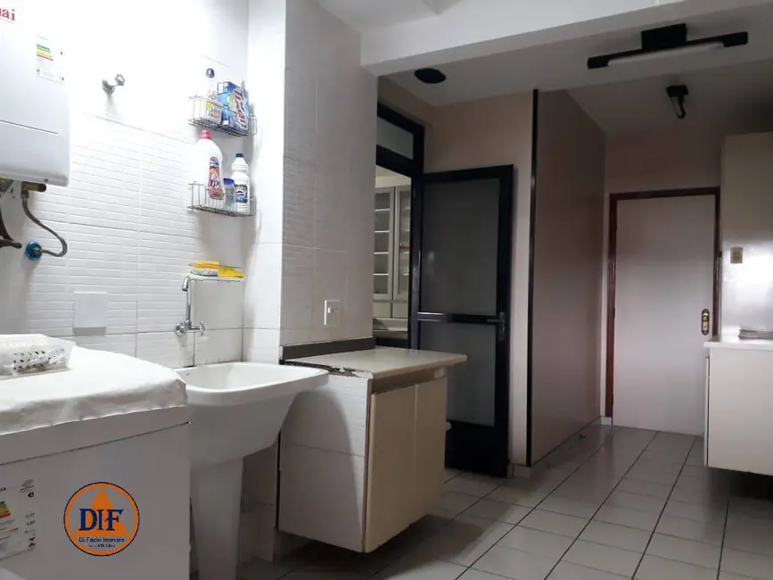 Foto 3 de Apartamento com 5 quartos à venda, 300m2 em Centro, Barra Mansa - RJ