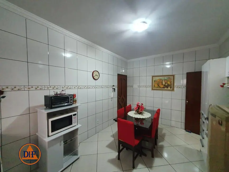 Apartamento com 3 quartos à venda, 109m2 em Vila Nova, Barra Mansa - RJ - imagem 4 Foto 4 de Apartamento com 3 quartos à venda, 109m2 em Vila Nova, Barra Mansa - RJ