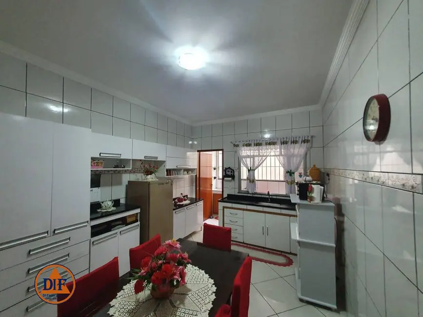 Apartamento com 3 quartos à venda, 109m2 em Vila Nova, Barra Mansa - RJ - imagem 5 Foto 5 de Apartamento com 3 quartos à venda, 109m2 em Vila Nova, Barra Mansa - RJ