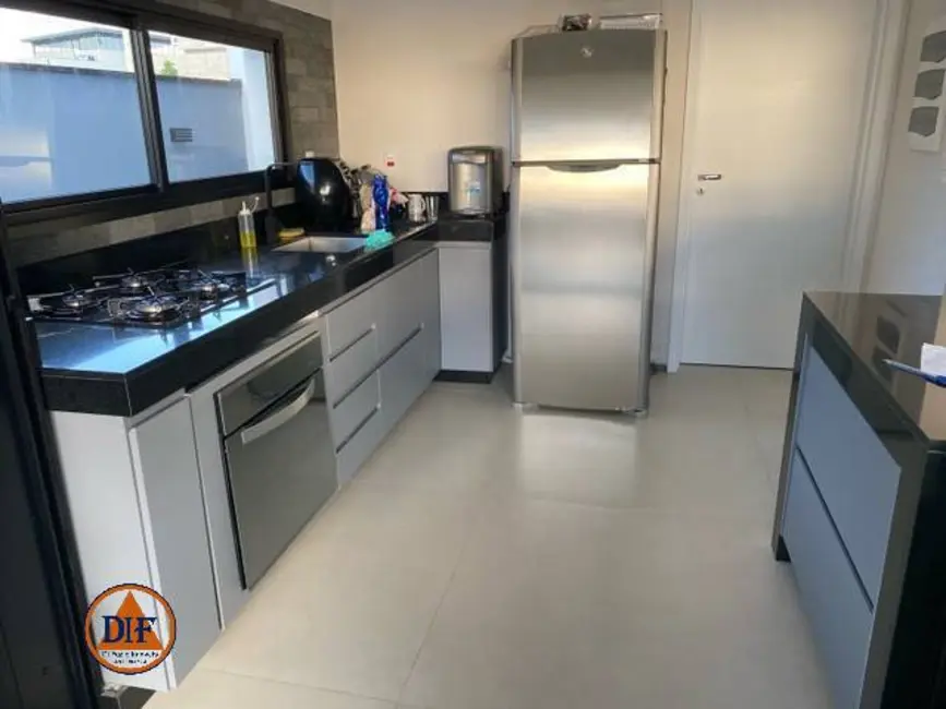 Foto 6 de Casa com 4 quartos à venda, 275m2 em Jardim Marlene Miranda, Taubate - SP