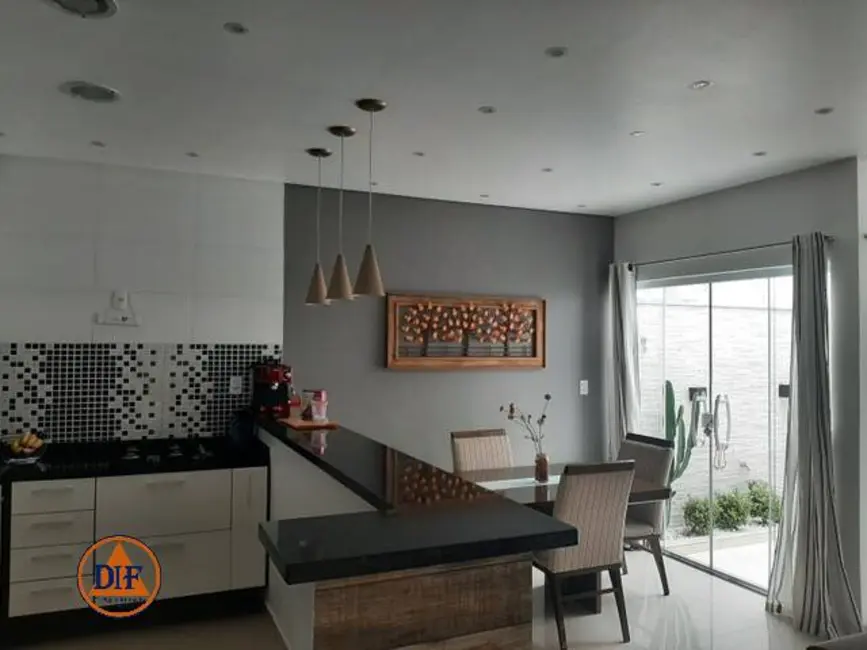 Foto 3 de Casa de Condomínio com 2 quartos à venda, 73m2 em Taubate - SP